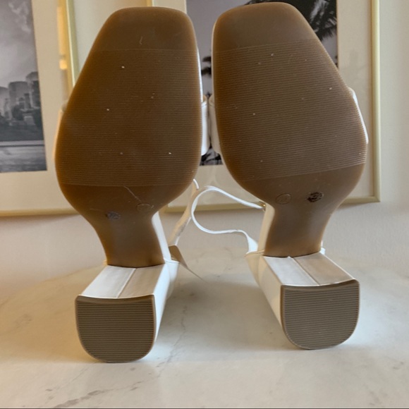 Block heeled sandals in white - Picture 6 of 6